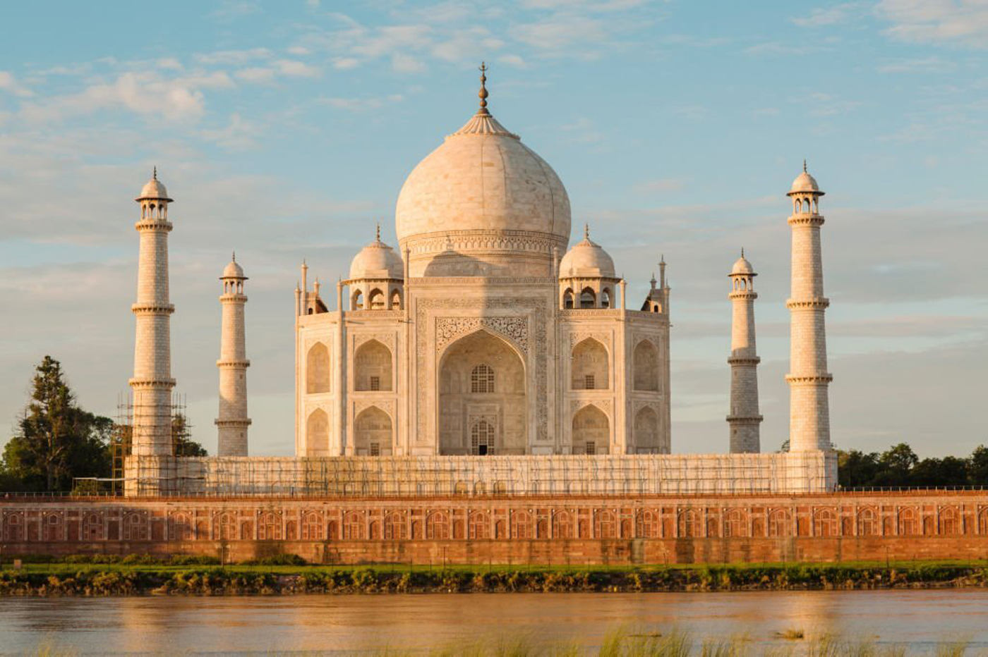 Day 2:  Delhi - Agra (265km / 3.5hrs)