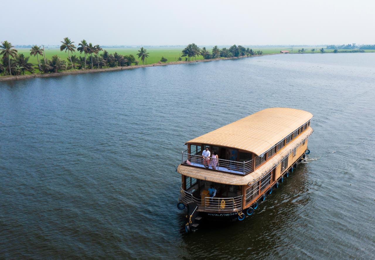 Day 9: Munnar to Alleppey (5 hours/170 km)