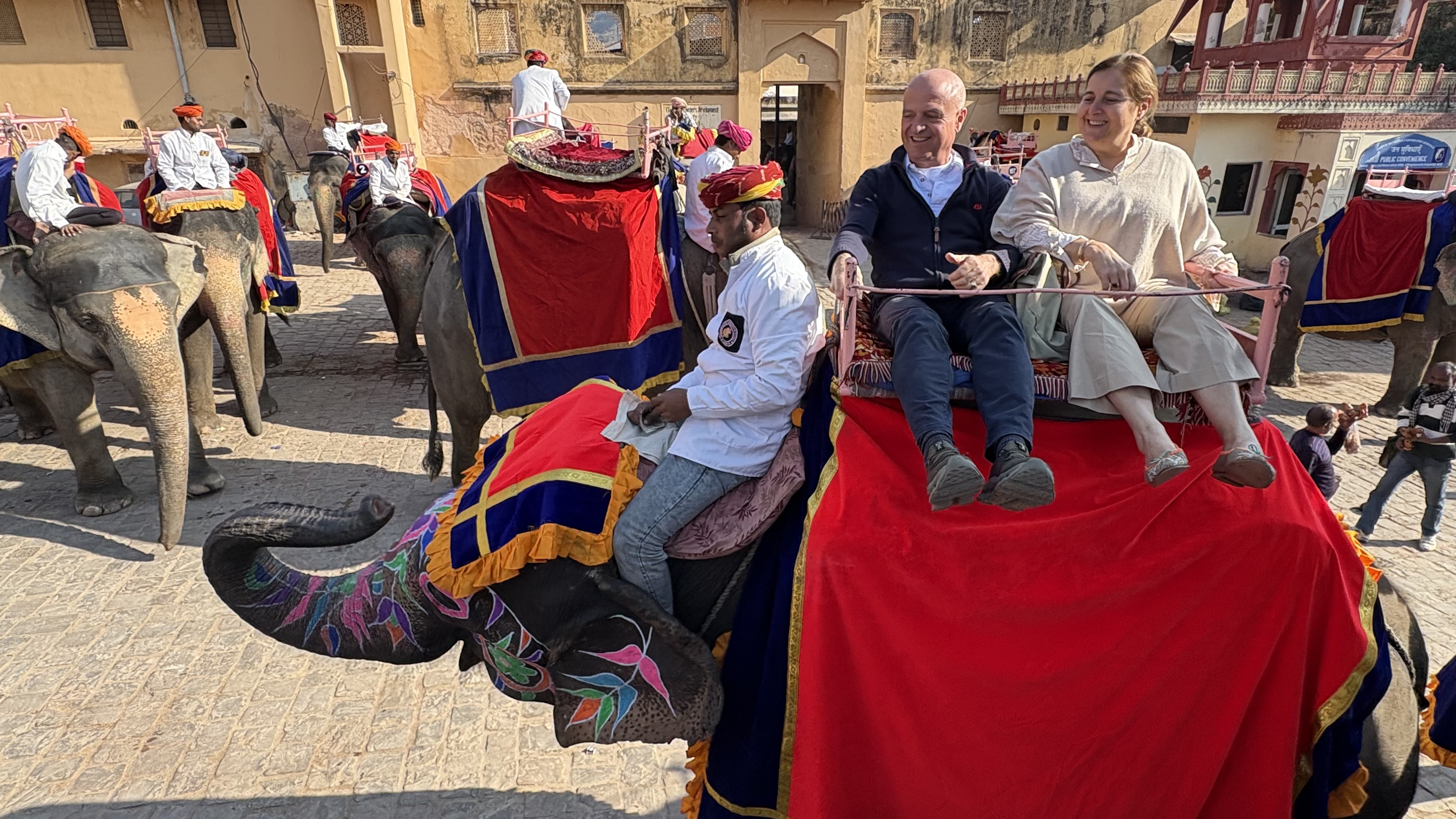 Day 4: Full Day Jaipur Sightseeing Tour