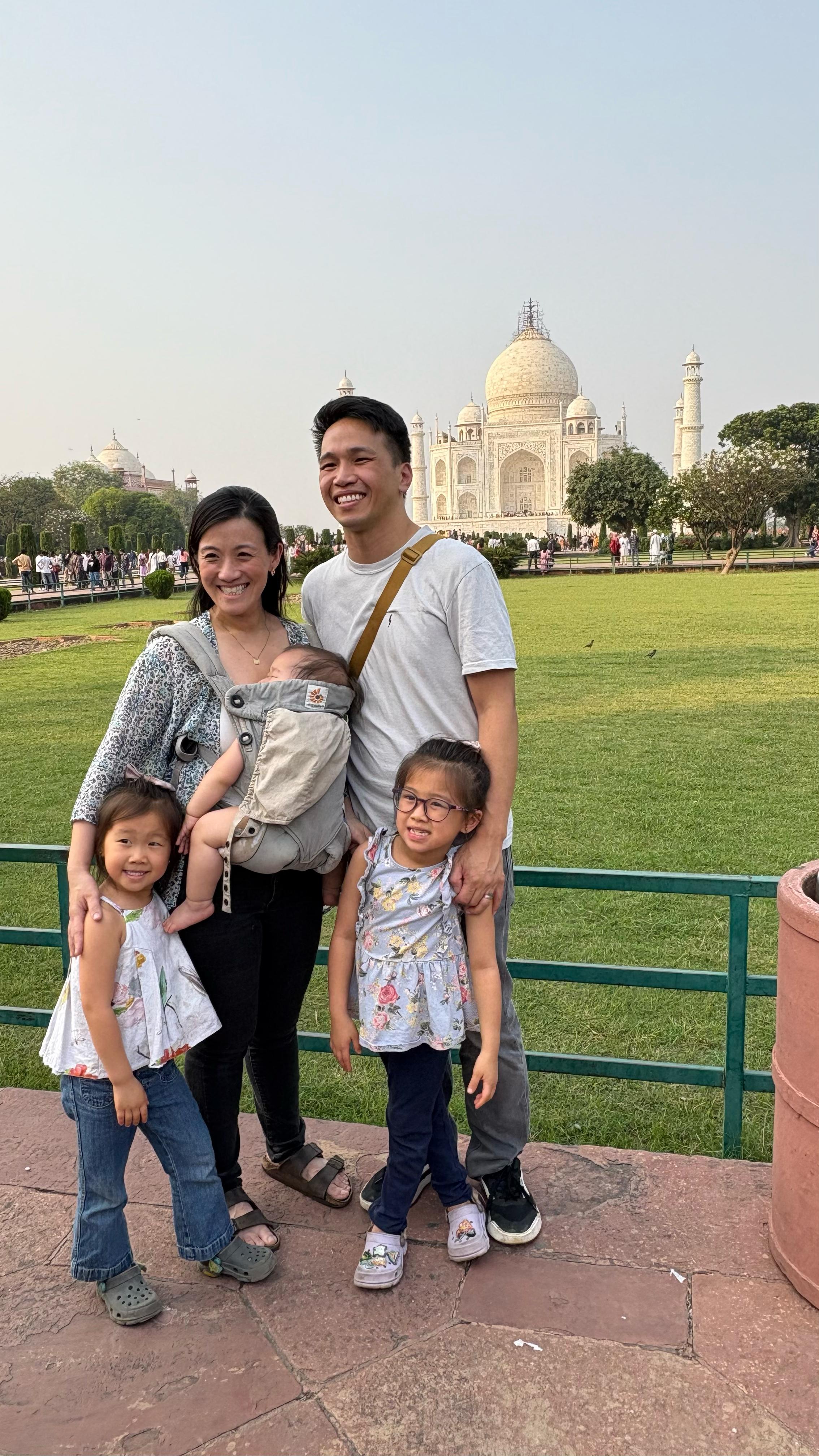Day 2: Agra – Fatehpur Sikri – Delhi (approx. 4–5 hours)