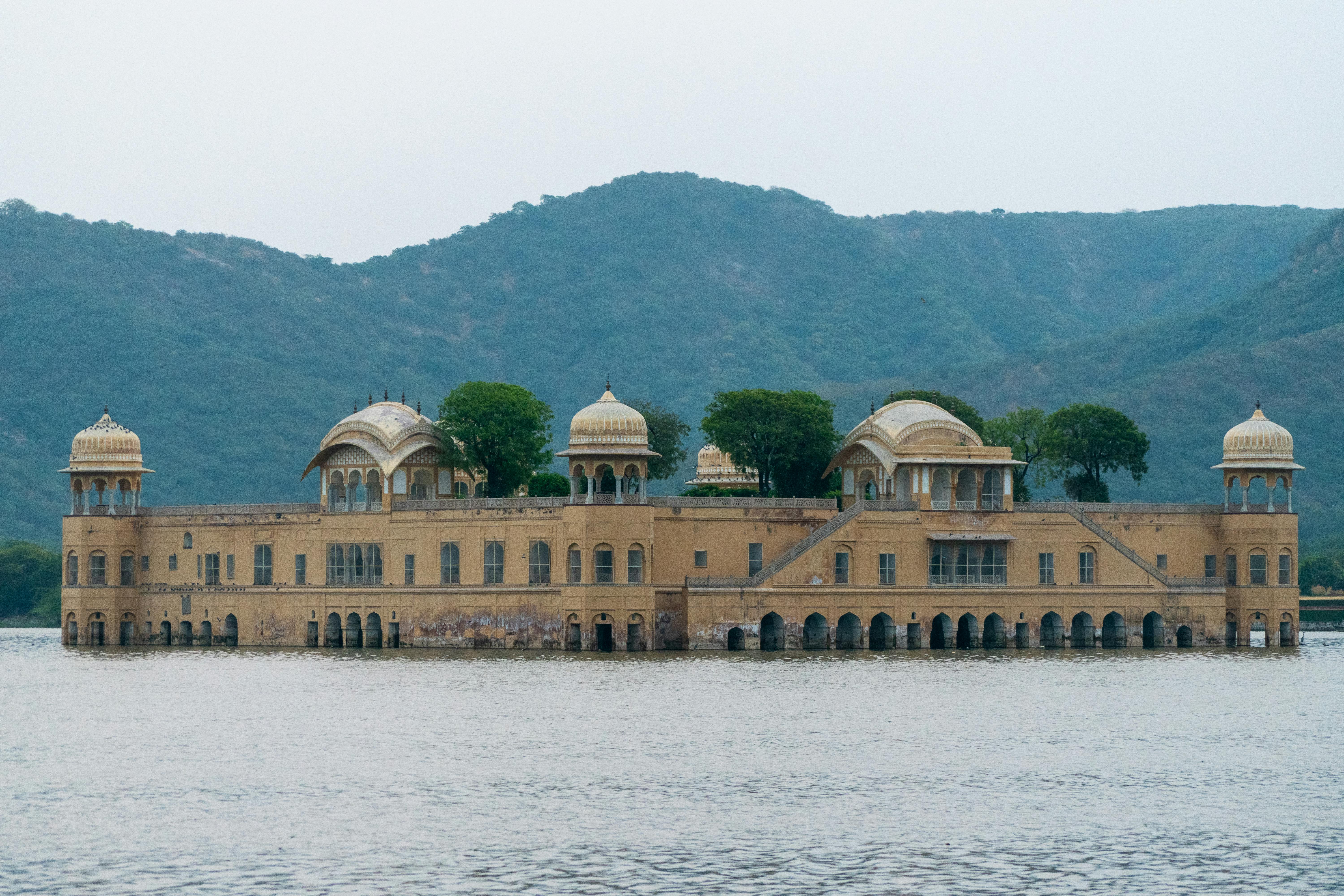 Day 3: Jaipur Sightseeing – Depart to Delhi