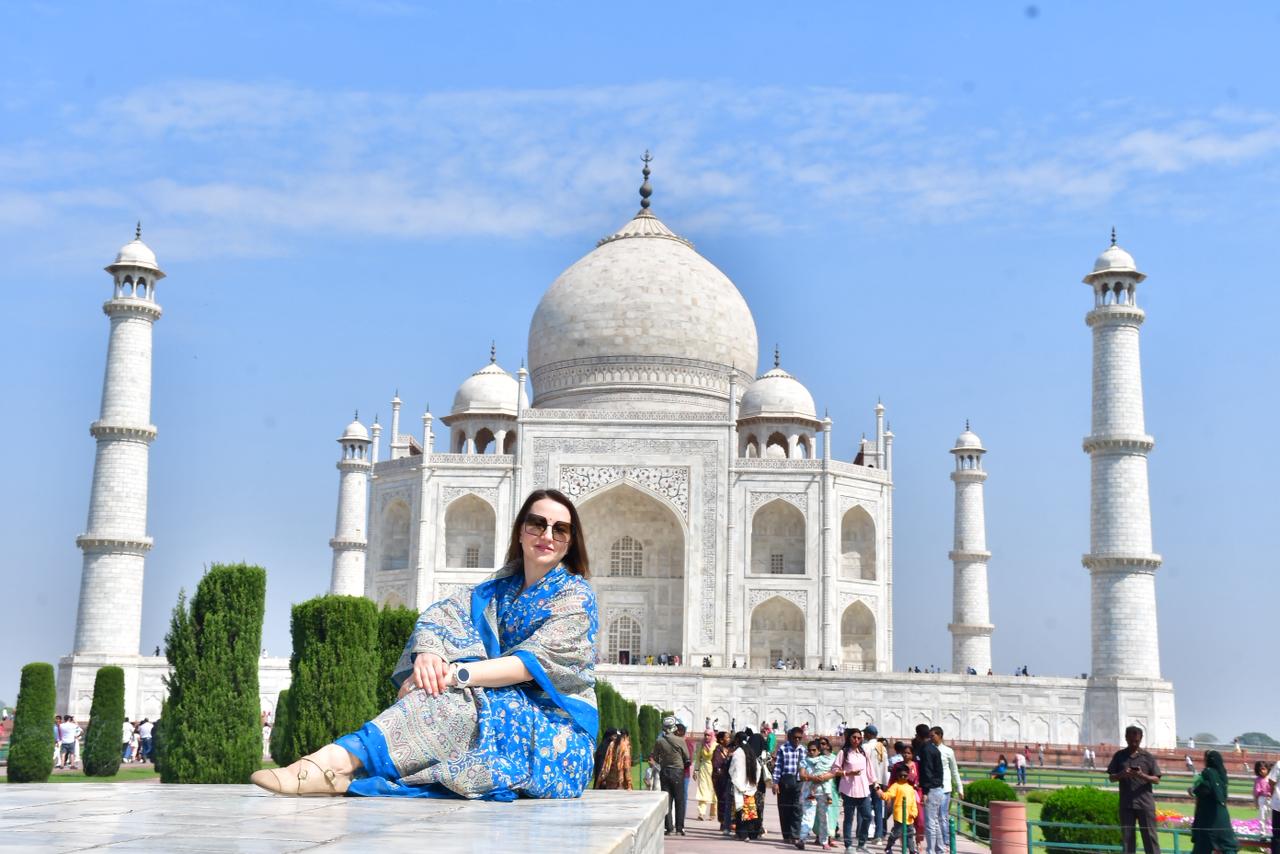6:00 AM – Pickup from Delhi and Drive to Agra